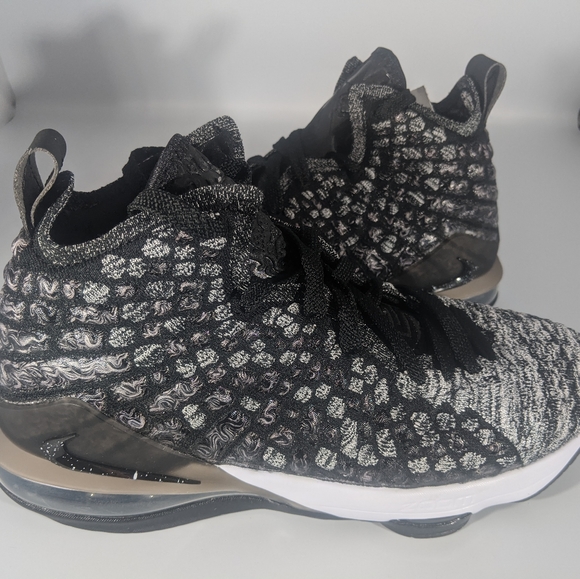 lebron oreo 17